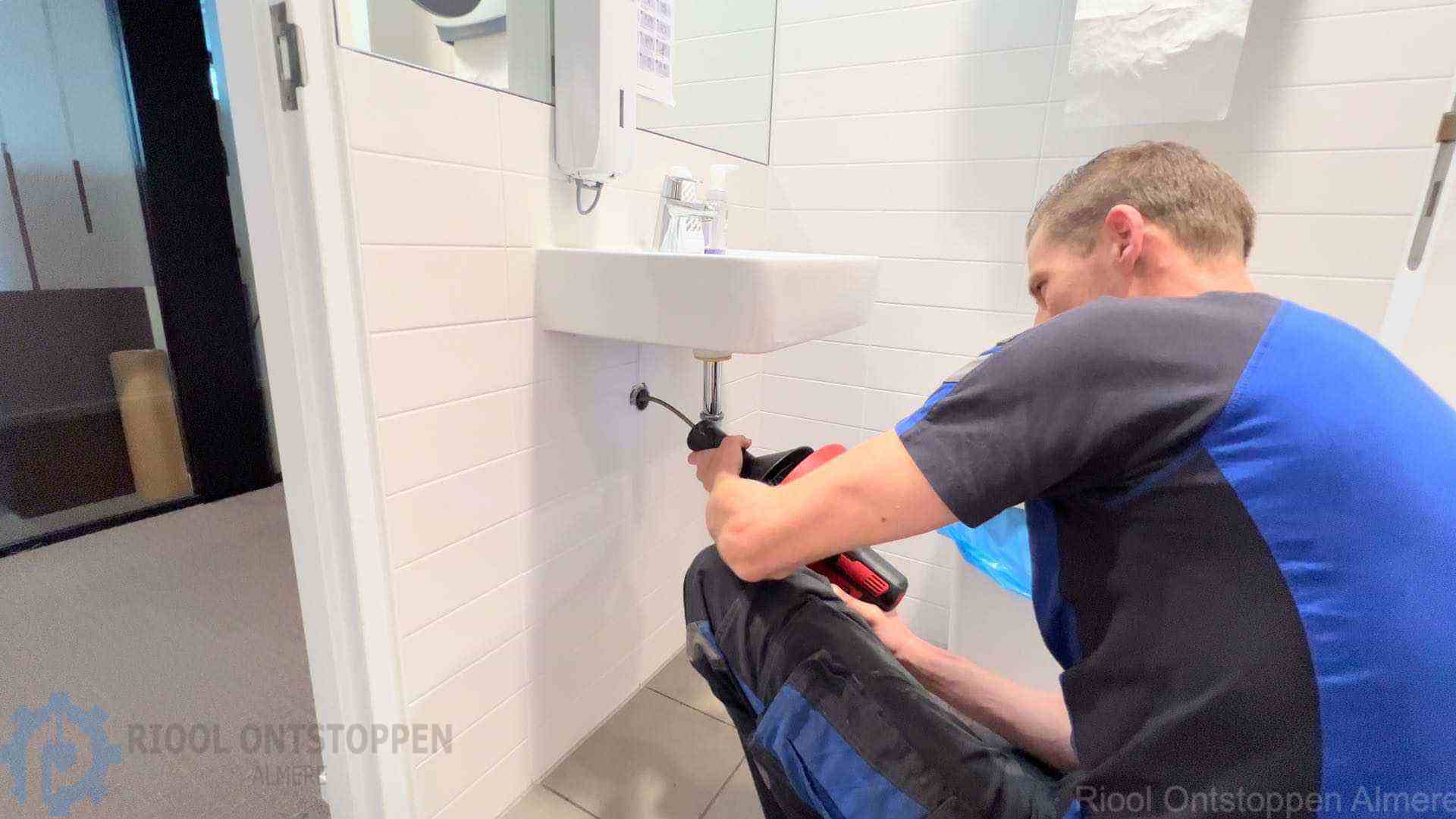 Afvoer ontstoppen Almere