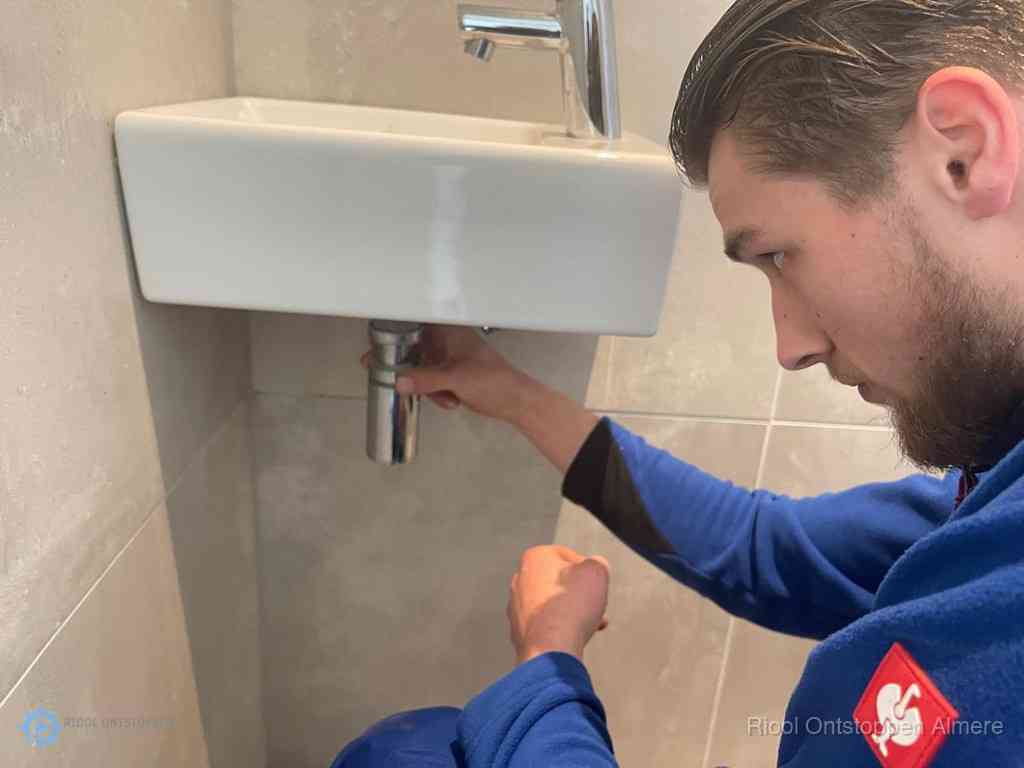 Wastafel Ontstoppen Almere